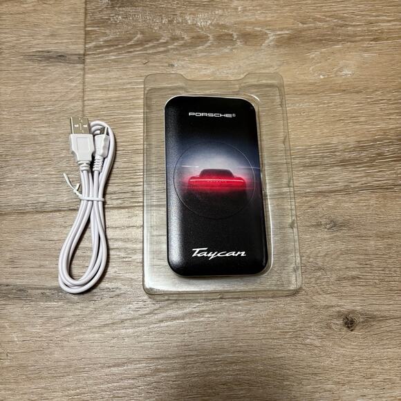 Porsche Taycan Toddy Gear Super-Slim Wireless Charging Pad New - Picture 3 of 4